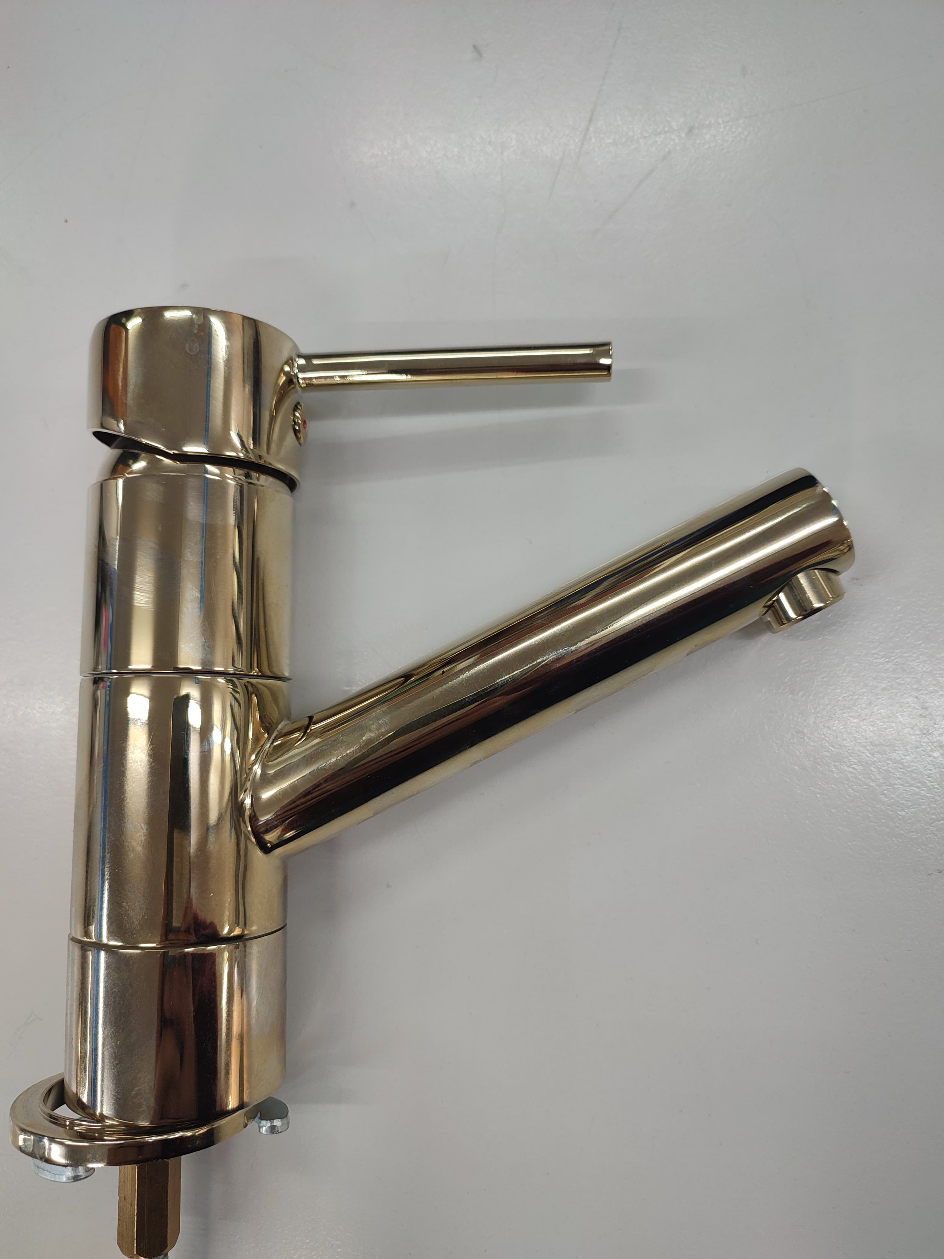 FDESIGN FLUSSO Bateria umywalkowa z korkeim click-clack i ruchoma wylewką  złoty FD1-FLS-2A-55 - Powystawowy Skierniewice