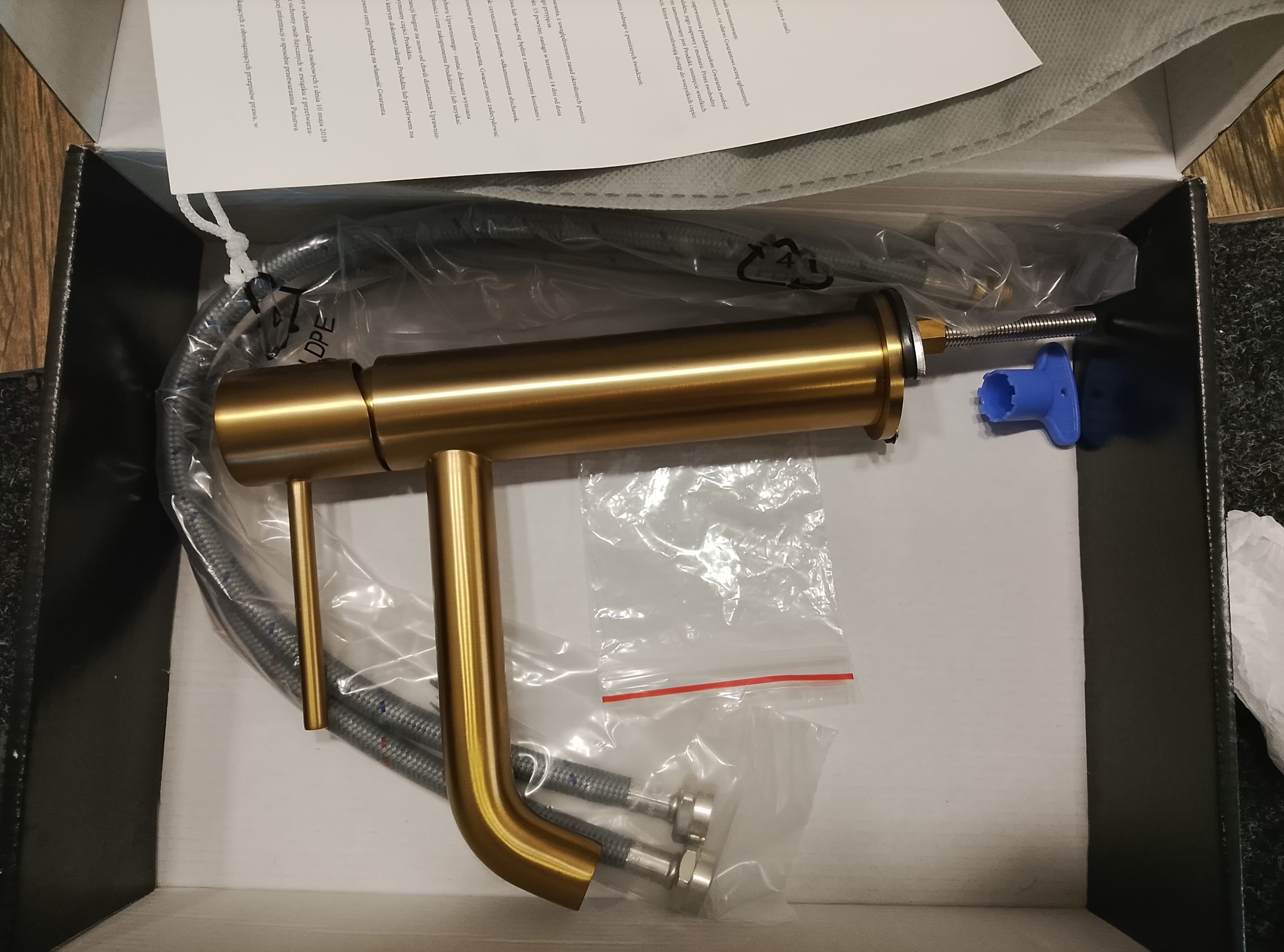 IO LUVIA bateria umywalkowa stojąca wykończenie, brushed gold BDM.39.1OC - Nowy Kalisz