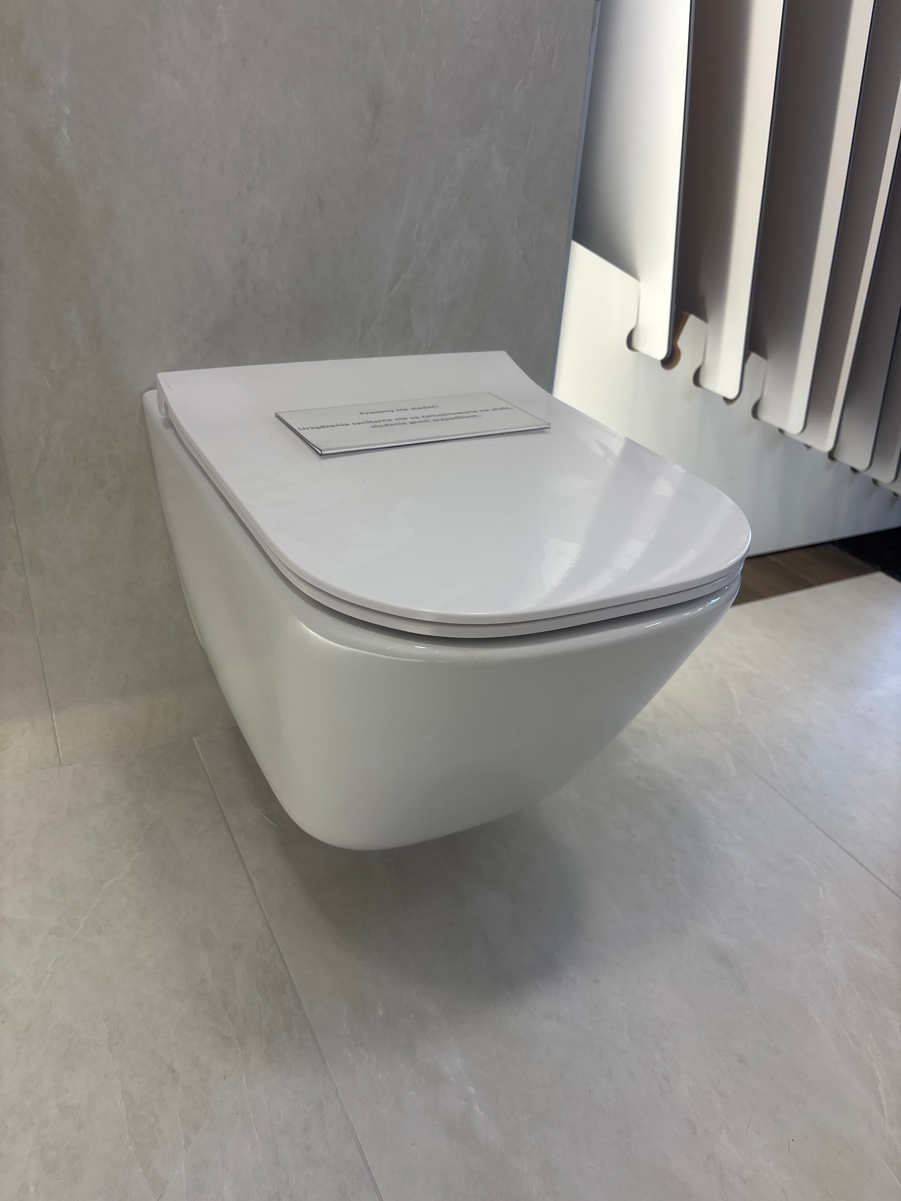 ROCA GAP SQUARE RIMLESS ZESTAW Miska WC podwieszana Rimless + deska wolnoopadająca ultraslim duroplast  A34H472000  *12 - Powystawowy Łódź Pojezierska