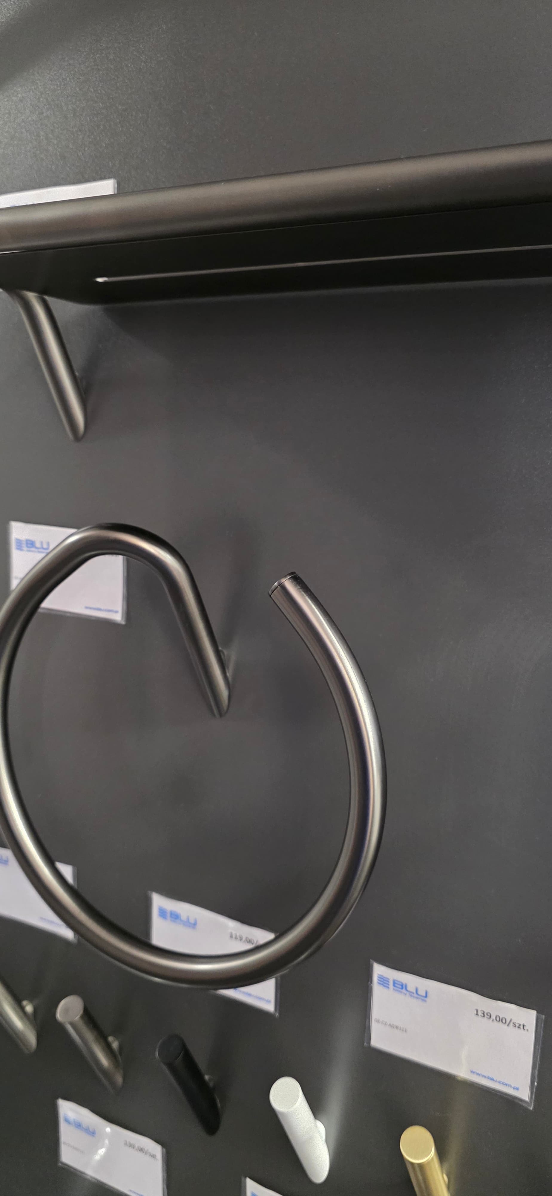 DEANTE SILIA WIESZAK NA RĘCZNIK, ŚCIENNY OKRĄGŁY, TITANIUM ADI_D611 - Powystawowy Łódź Pojezierska