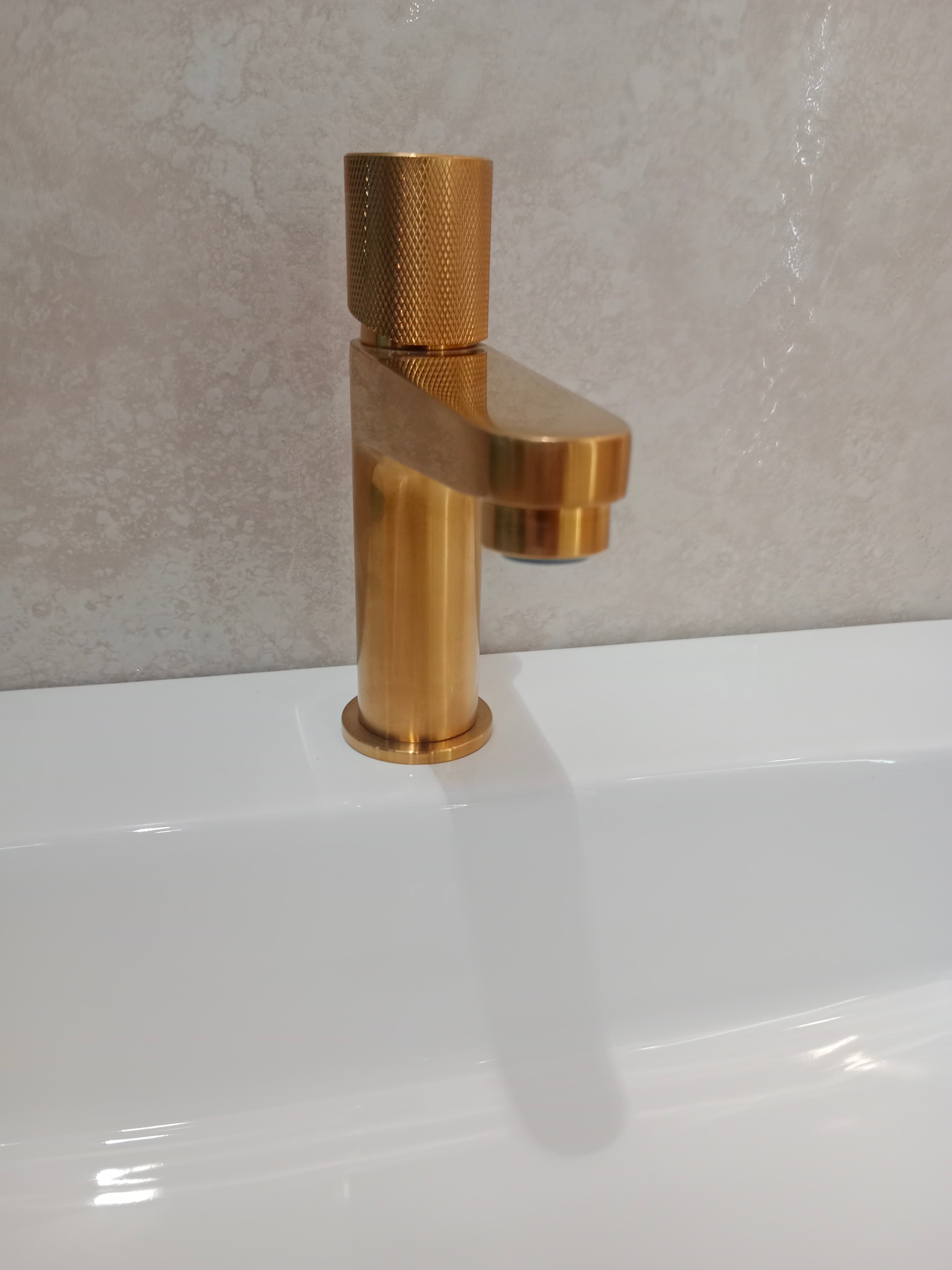 OMNIRES CONTOUR bateria umywalkowa CT8010GLB złoty szczotkowany - Powystawowy Zamość