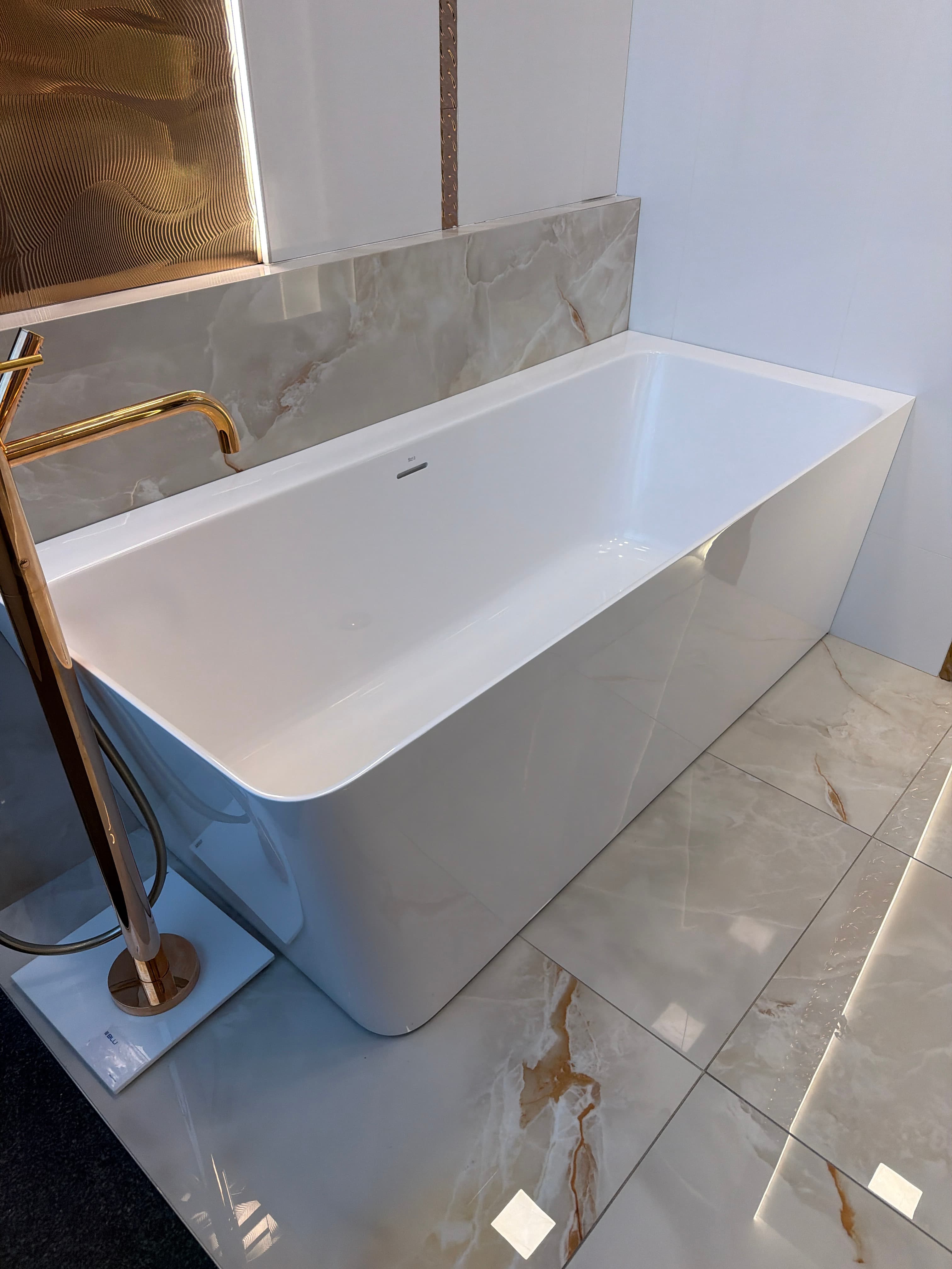 ROCA ONA Wanna narożna, wersja prawa, z syfonem klik-klak oraz przelewem. Materiał STONEX. Wymiar 1600x700mm, kolor biały. A248638000  *1  **ekspo - Powystawowy Rumia