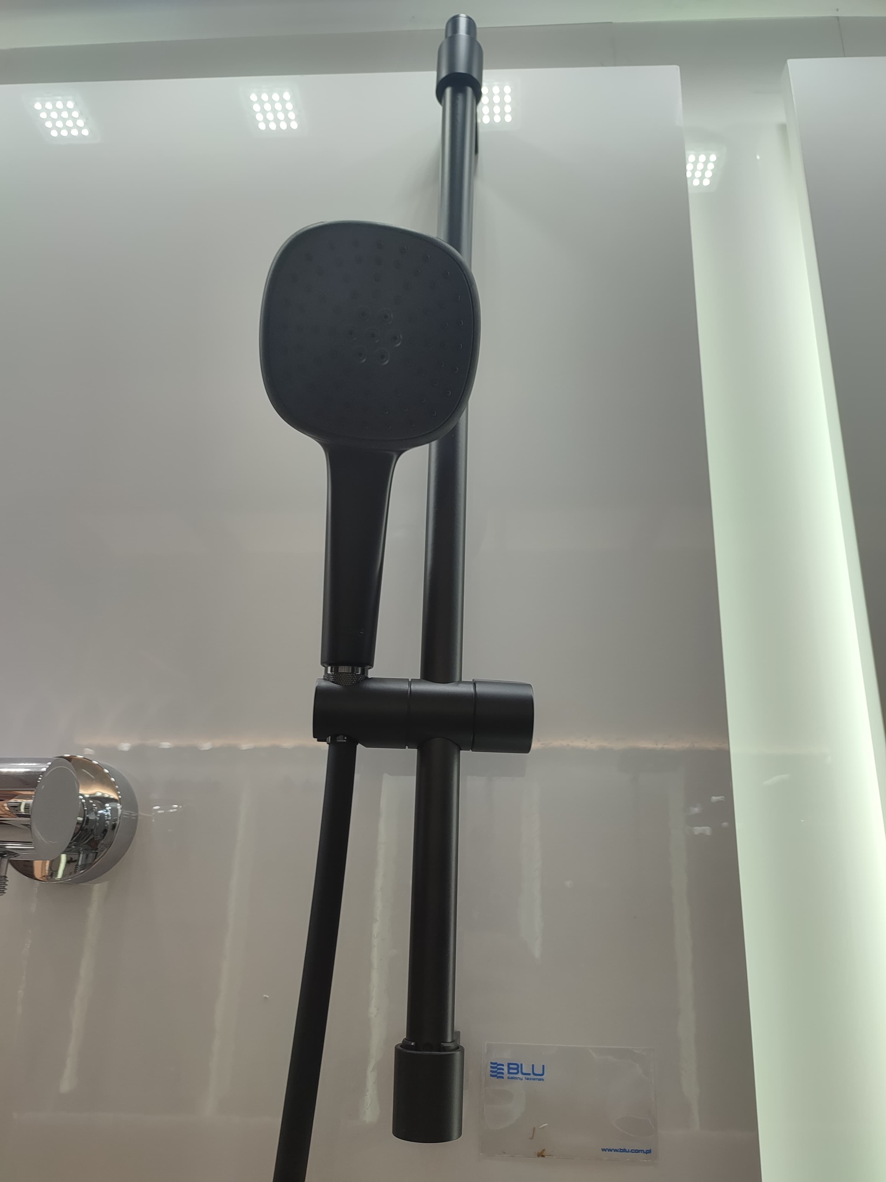 GROHE 267482433 TEMPESTA CUBE 110 Zestaw z drążkiem prysznicowym, 2 strumienie matte black - Powystawowy Skierniewice