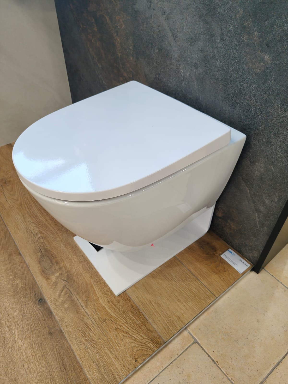 ROCA ONA COMPACTO ZESTAW Miska wc podwieszana Rimless + deska wolnoopadająca duroplast  A34H689000  *12 - Powystawowy Nowy Sącz