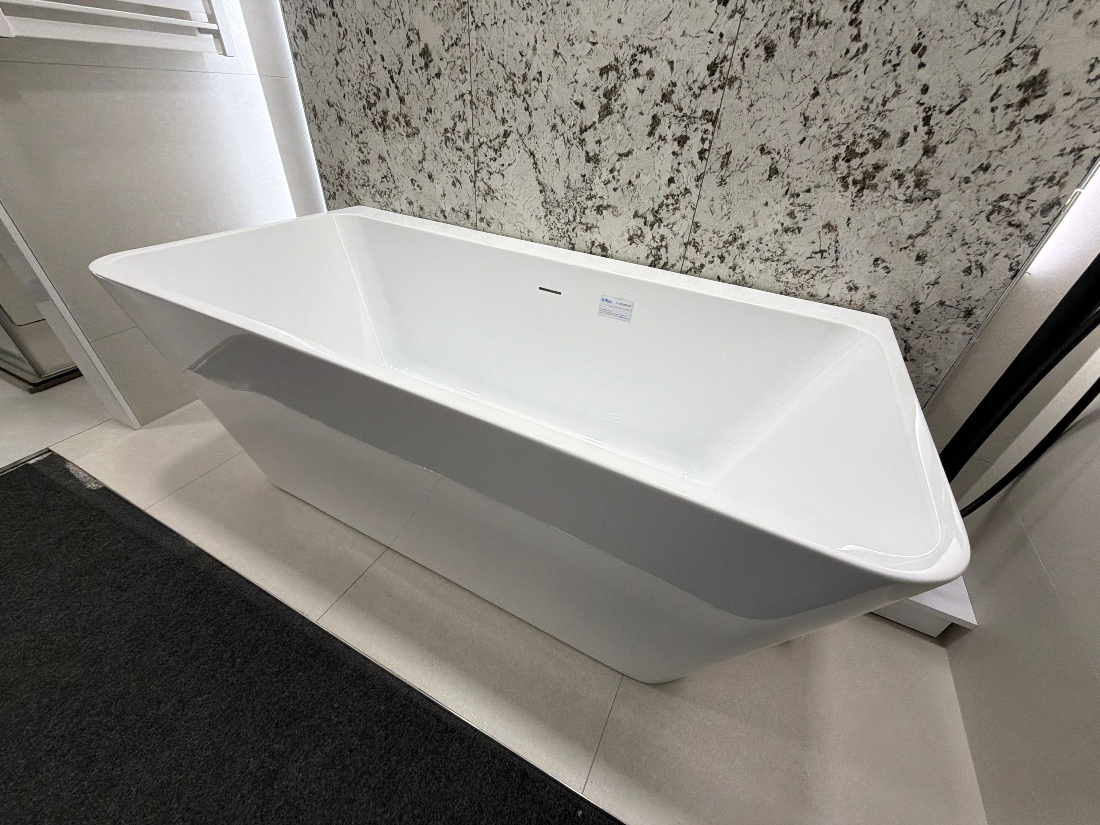 IO GLEN PLUS wanna  przyścienna ze zintegrowaną obudową 150x80x60 WW.P.GLEPL.150 *W  **ekspo - Powystawowy Tczew