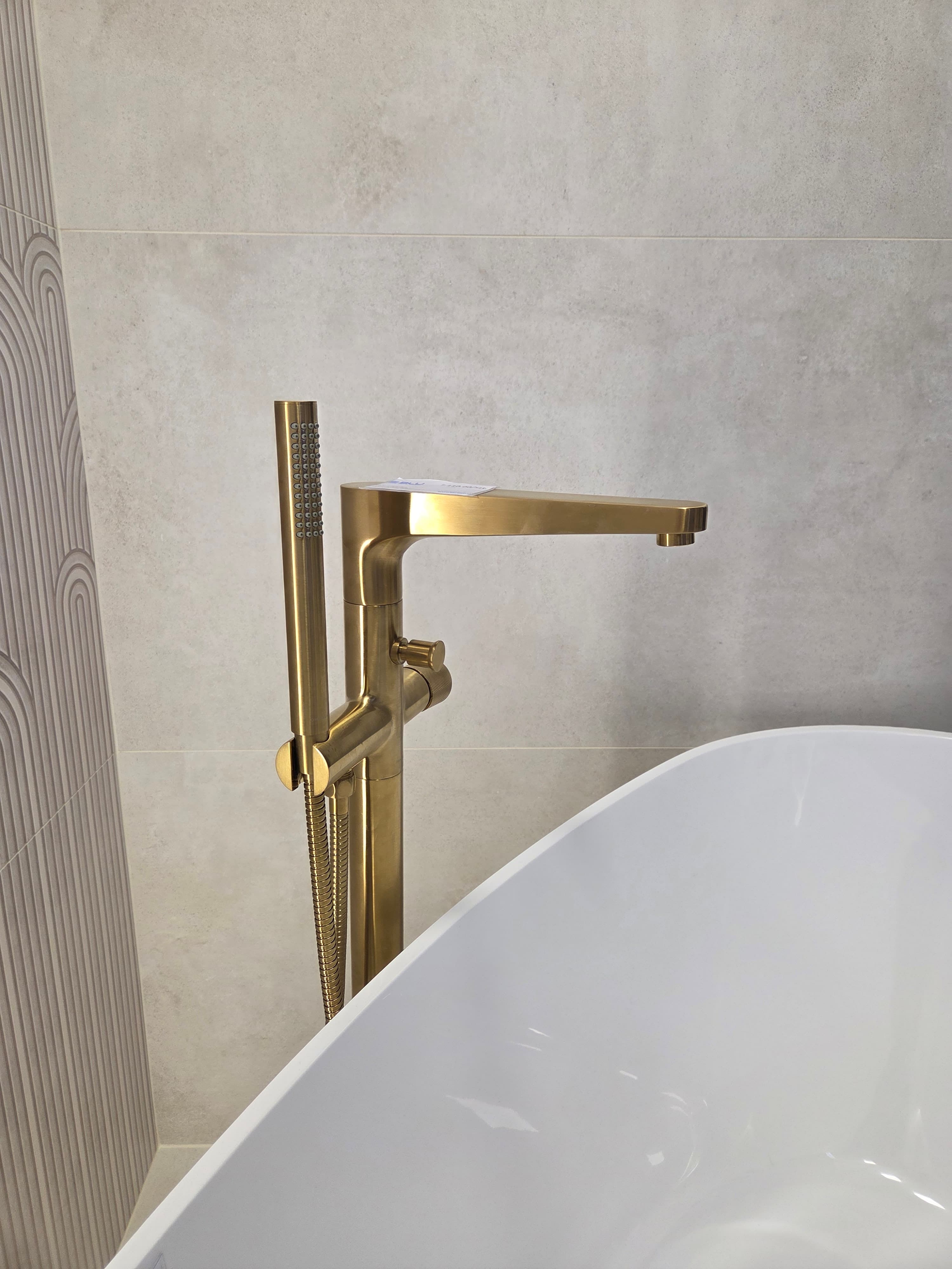 OMNIRES CONTOUR bateria wannowa wolnostojąca CT8033GLB złoty szczotkowany - Powystawowy Krosno