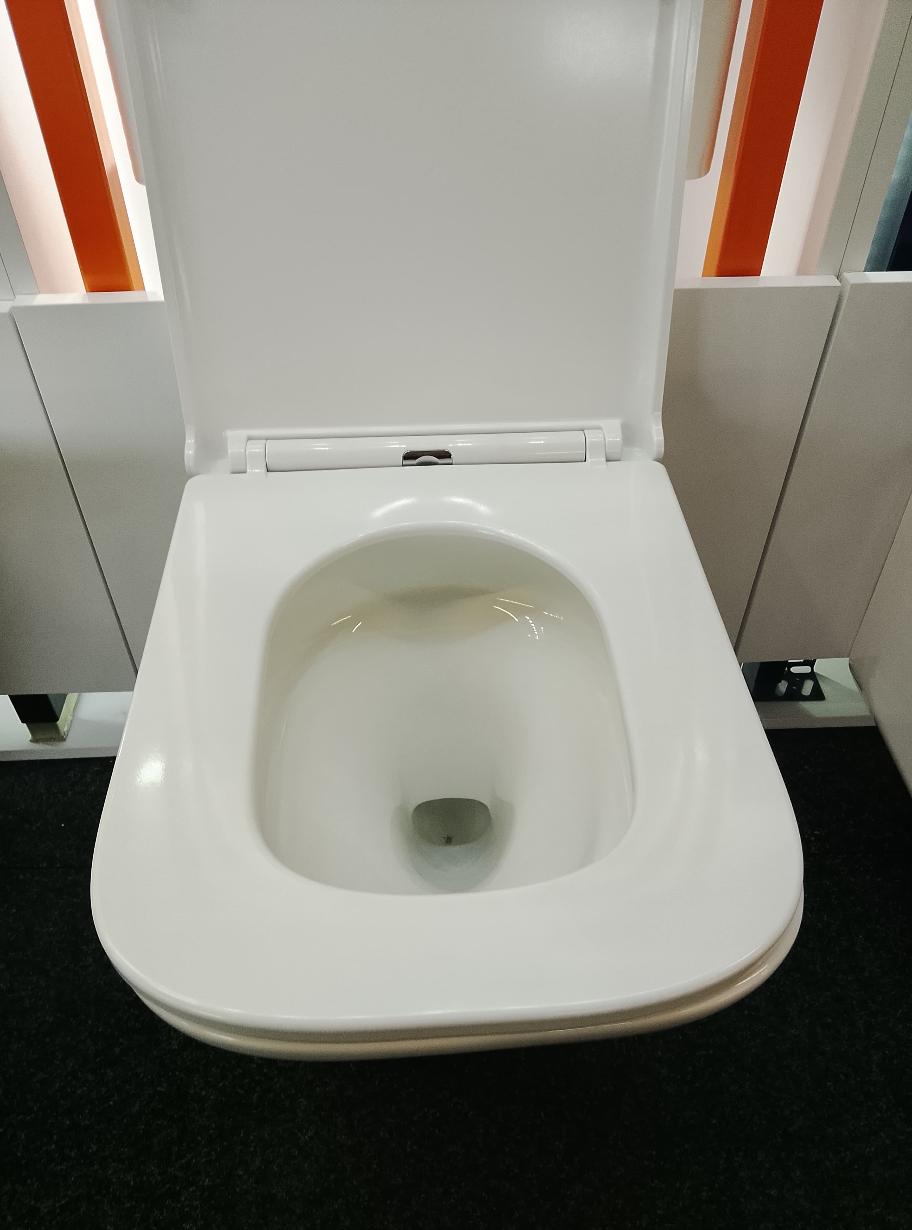 IO GOL miska wc wisząca Spin Flux plus 490x340 mm z deską slim wolnoopadającą z funkcją łatwego wypinania CE.GOLSF.490.052E-UQ *W dostępna na indeksie CE.GOLSF.490.102E-UQ3.I  **ekspo - Powystawowy Kalisz