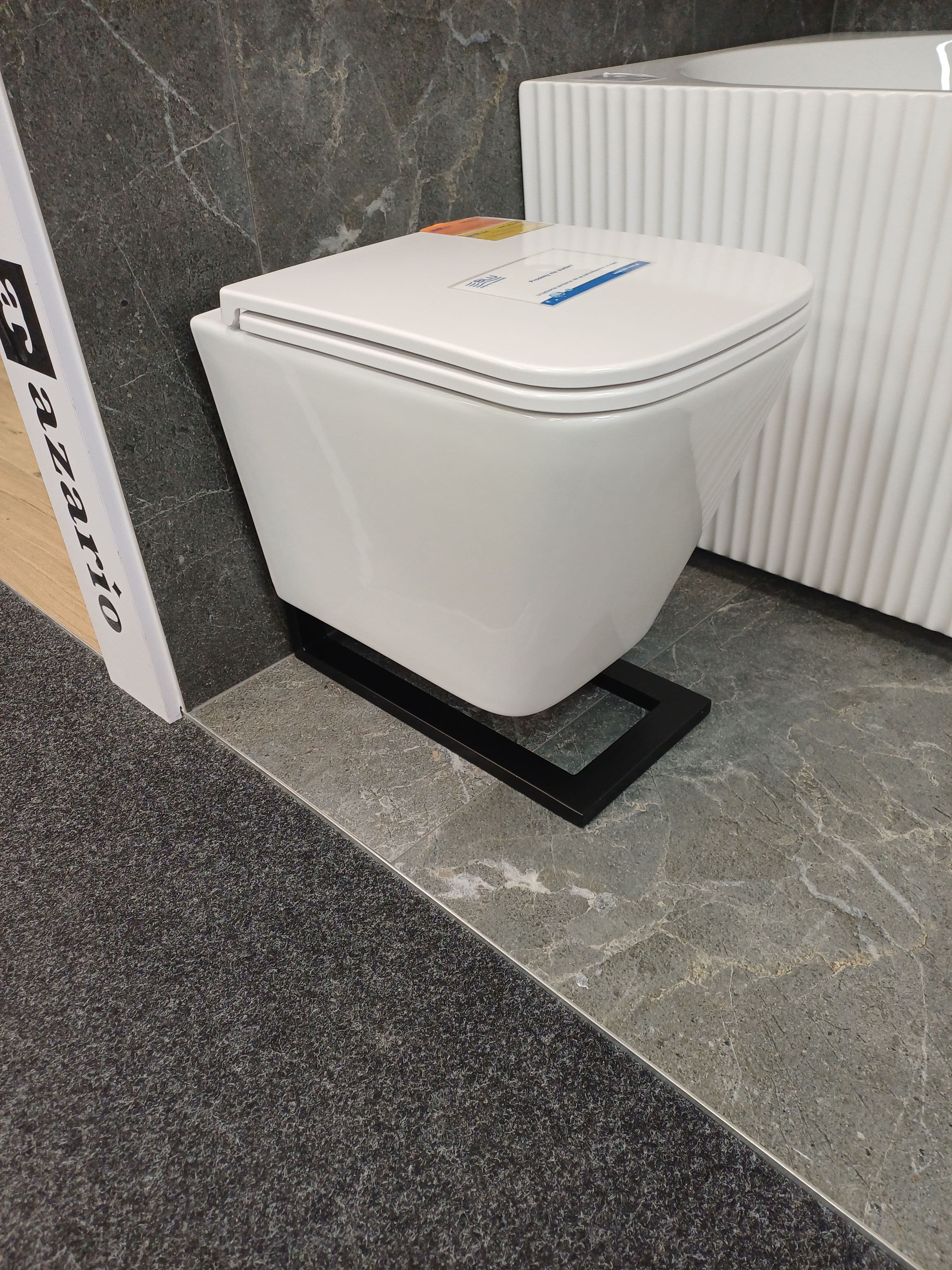 IO GOL miska wc wisząca Spin Flux plus 490x340 mm z deską slim wolnoopadającą z funkcją łatwego wypinania CE.GOLSF.490.052E-UQ *W dostępna na indeksie CE.GOLSF.490.102E-UQ3.I  **ekspo - Powystawowy Augustów