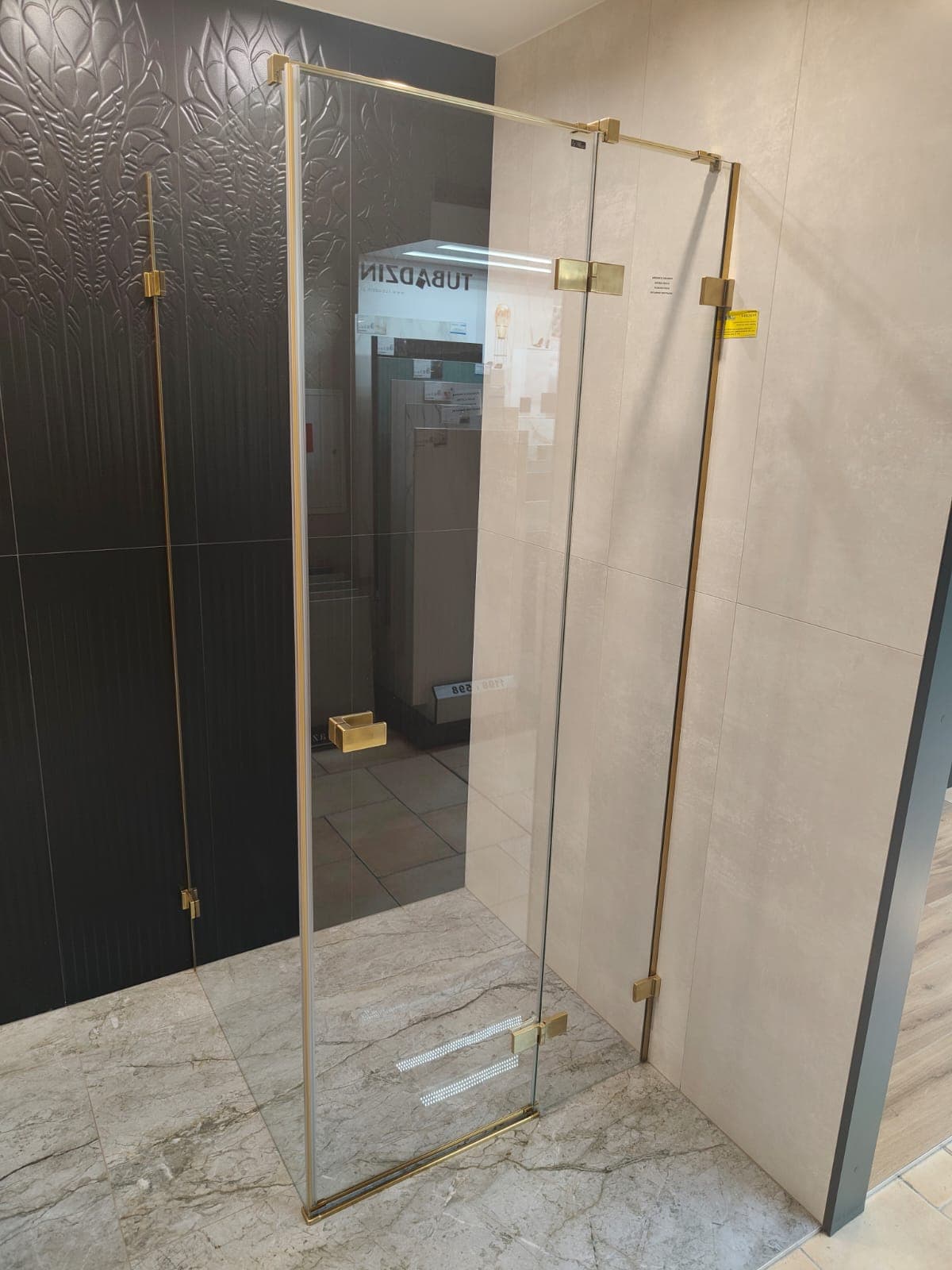 NEW TRENDY Kabina prysznicowa AVEXA GOLD P kwadratowa drzwi pojedyncze 90x90x200 szkło czyste 6mm Active Shield EXK-1745 - Powystawowy Nowy Sącz