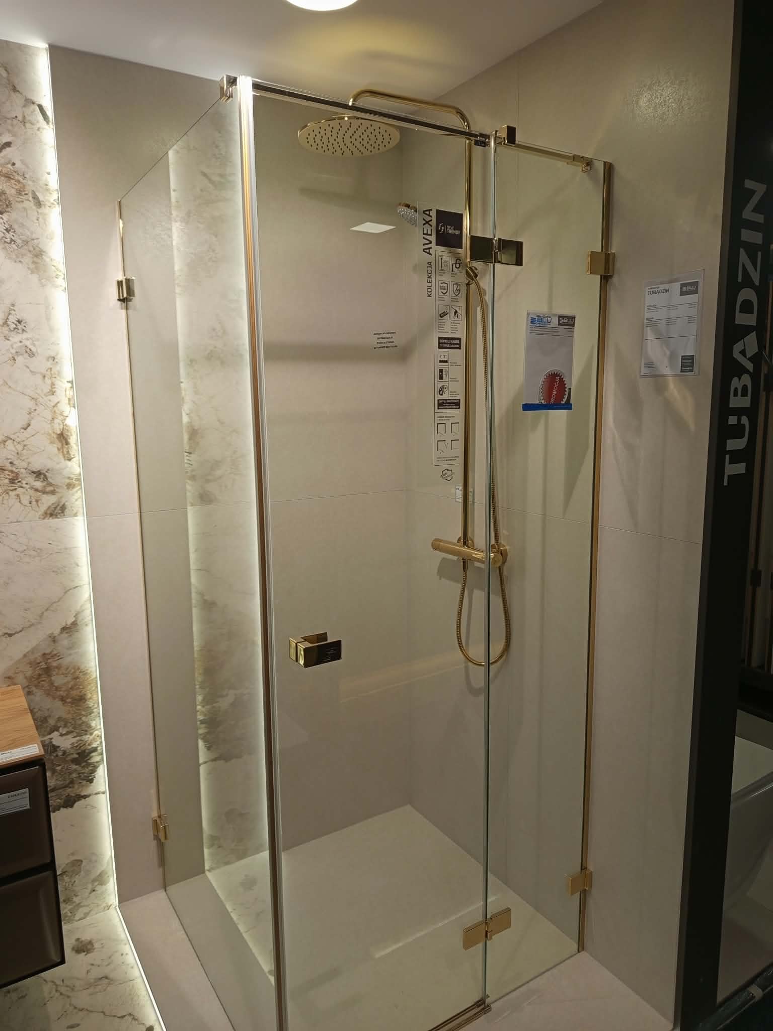 NEW TRENDY Kabina prysznicowa AVEXA GOLD SHINE P kwadratowa drzwi pojedyncze 90x90x200 szkło czyste 6mm Active Shield  EXK-1661 - Powystawowy Ciechanów