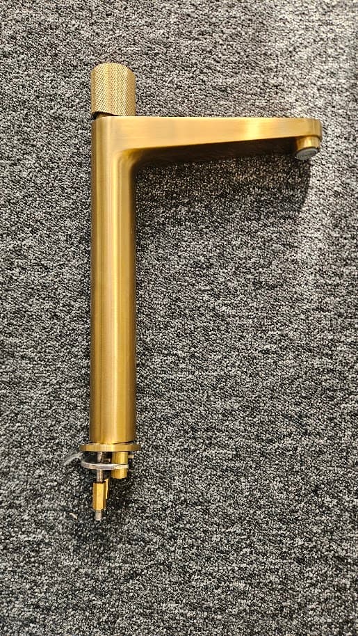 OMNIRES CONTOUR bateria umywalkowa wysoka CT8012GLB złoty szczotkowany - Powystawowy Bielsko-Biała