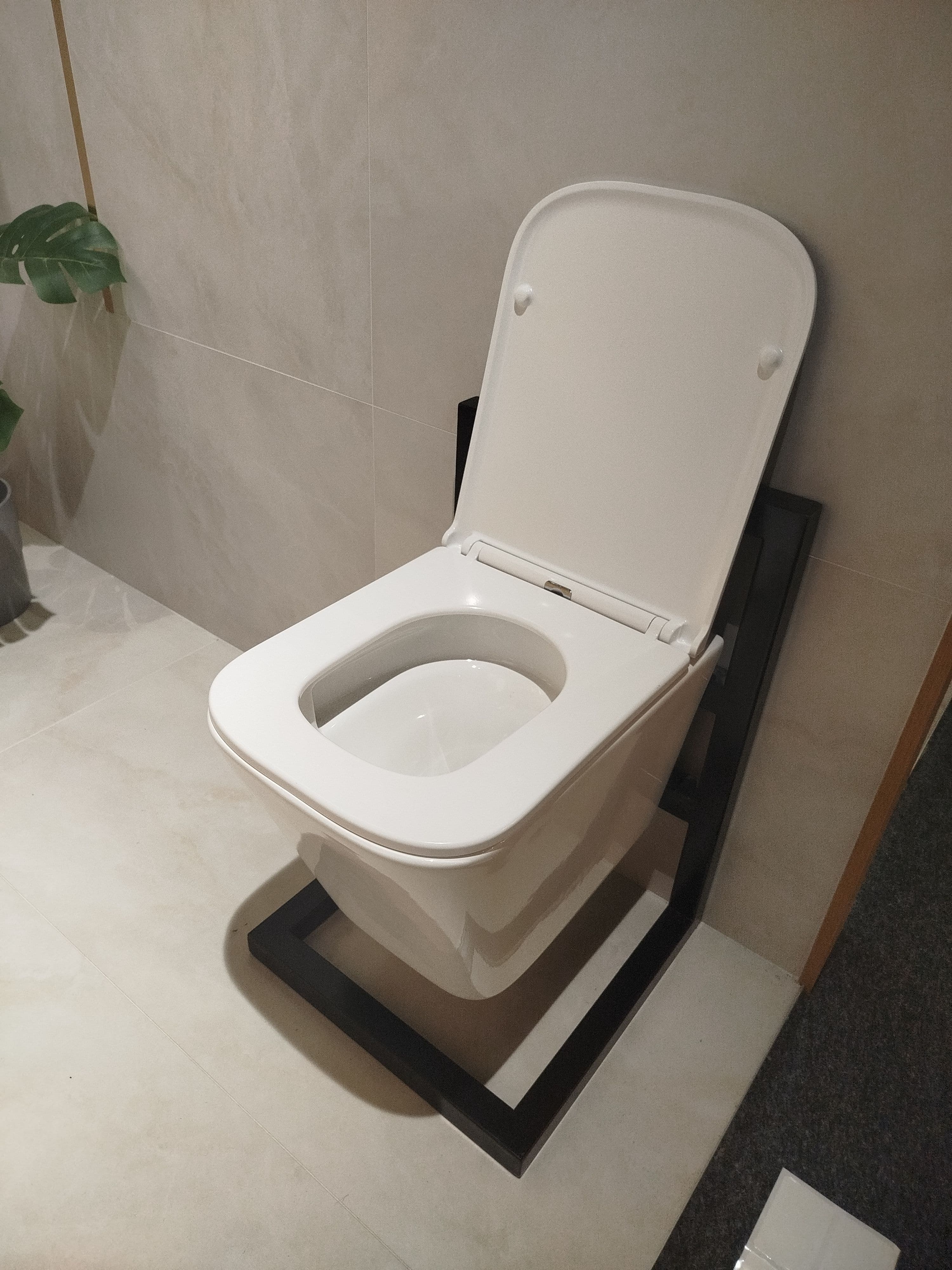 IO GOL miska wc wisząca Spin Flux plus 490x340 mm z deską slim wolnoopadającą z funkcją łatwego wypinania CE.GOLSF.490.052E-UQ *W dostępna na indeksie CE.GOLSF.490.102E-UQ3.I  **ekspo - Powystawowy Elbląg
