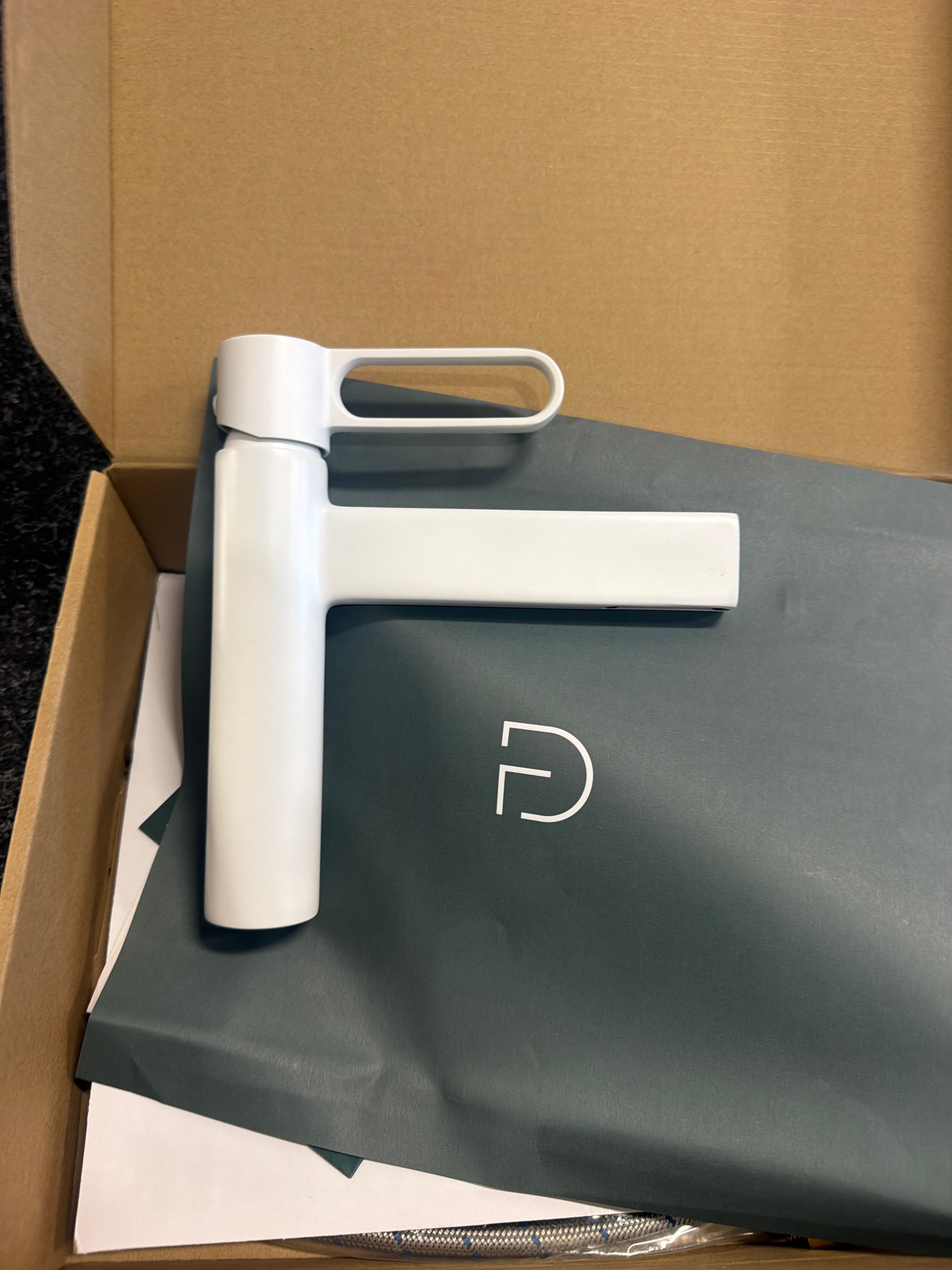 FDESIGN ZAFFIRO BATERIA UMYWALKOWA STOJĄCA W KOMPLECIE Z KORKIEM CLICK-CLACK FD1-ZFR-2-33 BIAŁY P - Powystawowy Dębica