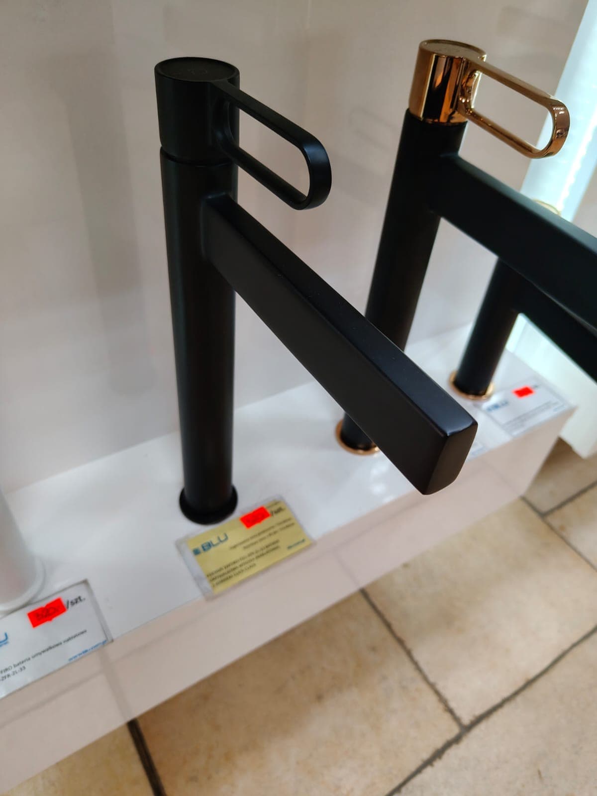 FDESIGN ZAFFIRO FD1-ZFR-2L-22 BATERIA UMYWALKOWA WYSOKA (NABLATOWA)
Z KORKIEM CLICK-CLACK - Powystawowy Nowy Sącz