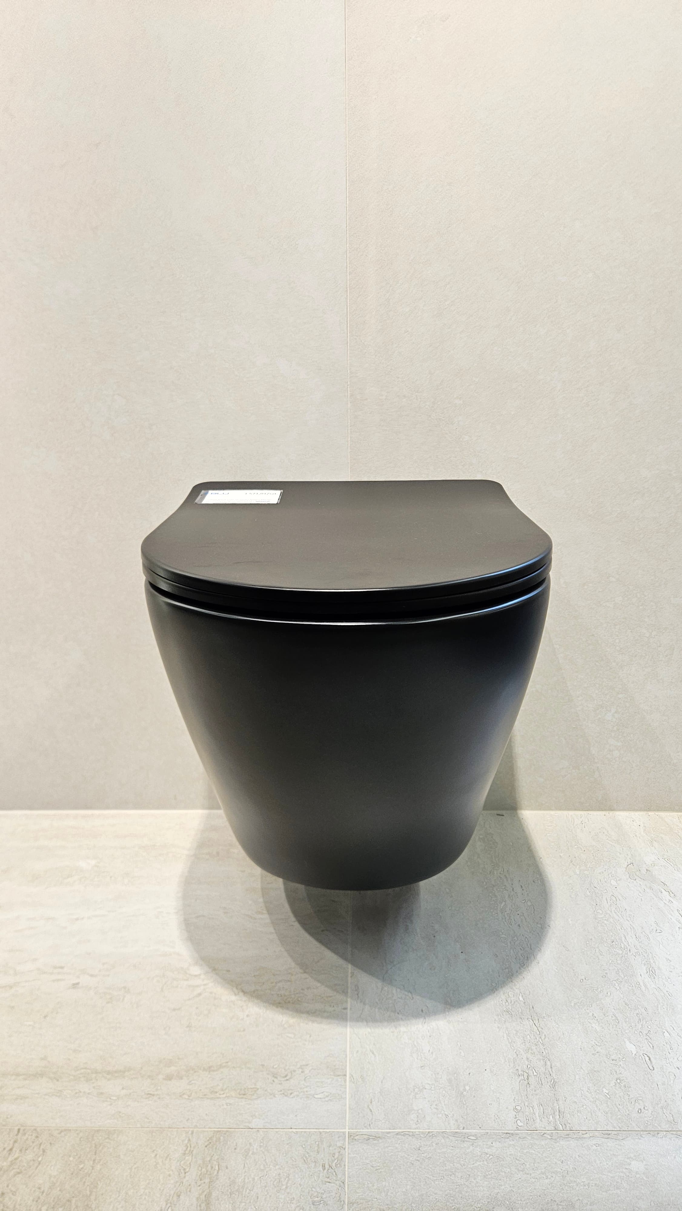 IO FROYA BLACK miska wc wisząca Rimless 490x365 mm z deską slim wolnoopadającą z funkcją łatwego wypinania CE.FRO.BL.WC490 *16 *W ( zamiennik MUFI PLUS BLACK MAT - CE.MUFSF.490.093E-UQ3.BM.I ) **ekspo - Powystawowy Bielsko-Biała