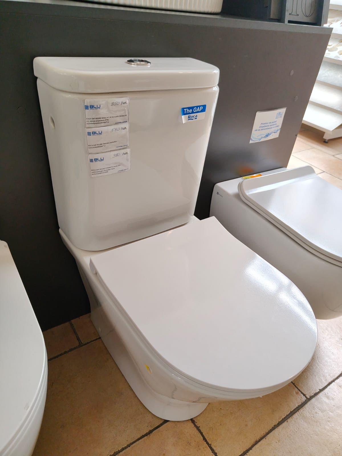 ROCA GAP ROUND Miska WC do kompaktu Rimless 60 cm, wersja przyścienna BTW, o/podwójny A3420N7000 *12 - Powystawowy Nowy Sącz