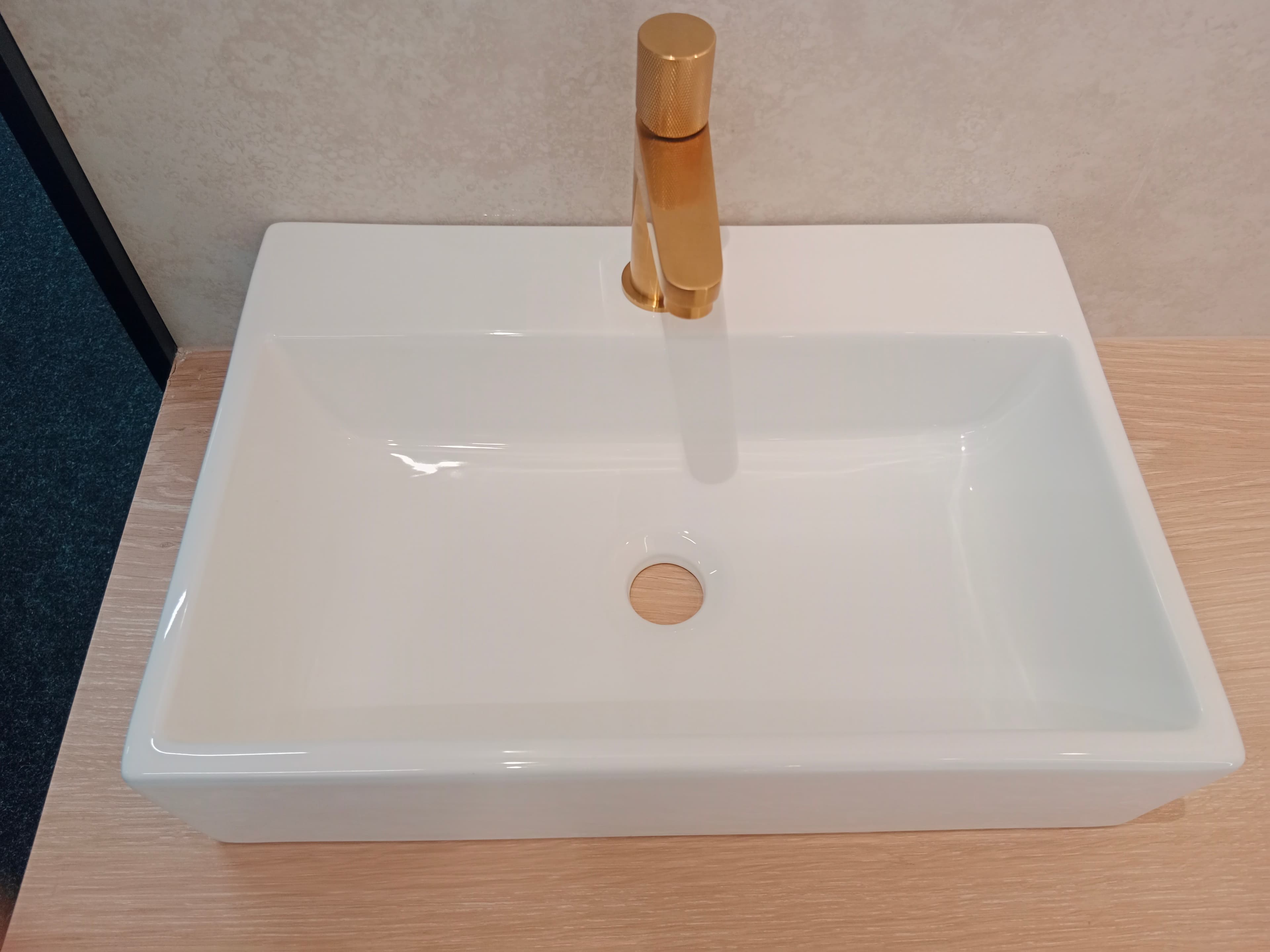 IO EGEO umywalka nablatowa przyścienna 520x360x120 mm z otworem na bat. bez przelewu CE.EGEO.520.2002.I *W - Powystawowy Zamość
