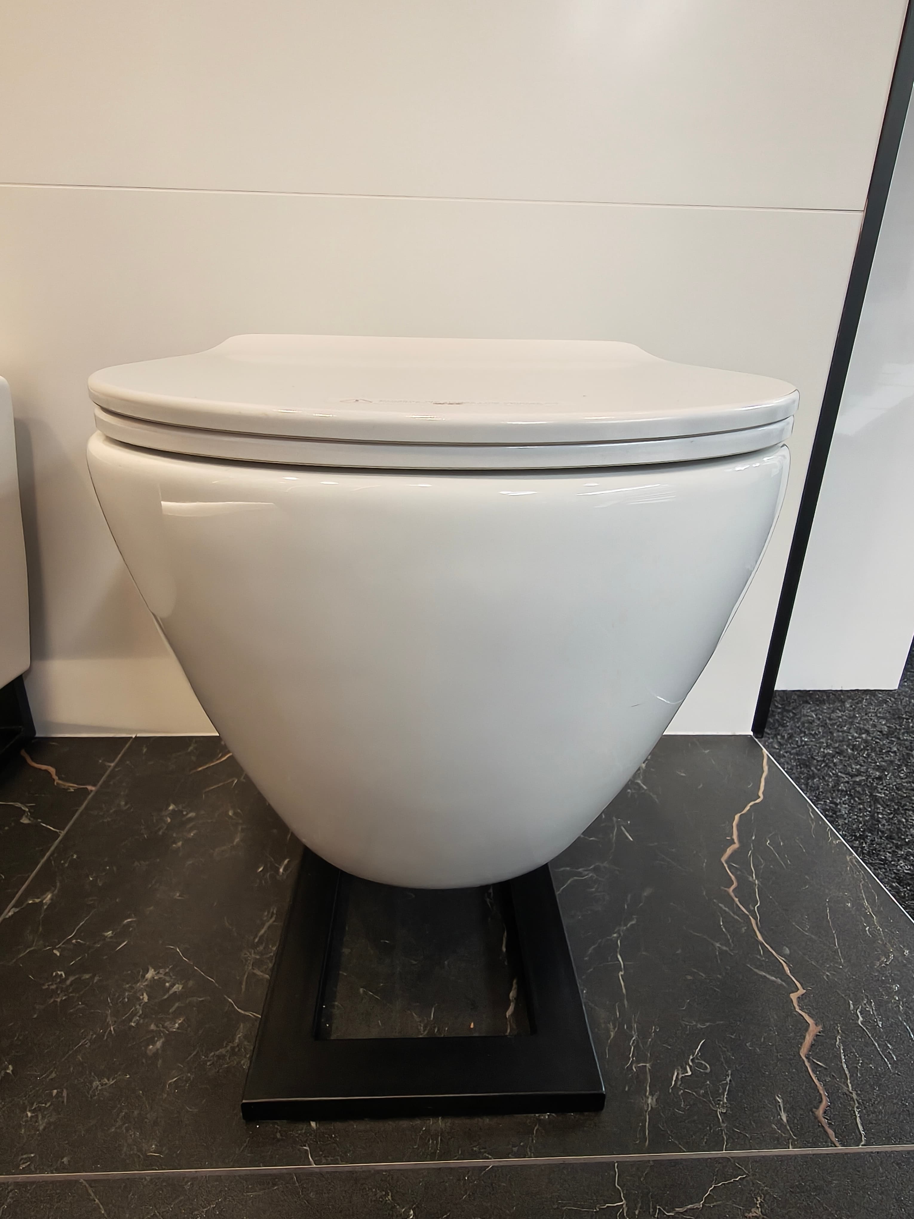 IO FROYA miska wc wisząca Rimless 490x365 mm z deską slim wolnoopadającą z funkcją łatwego wypinania CE.FROWC490 *16*W dostępna na indeksie OI-CS-CEFRO490046ENR.I **ekspo - Powystawowy Poznań