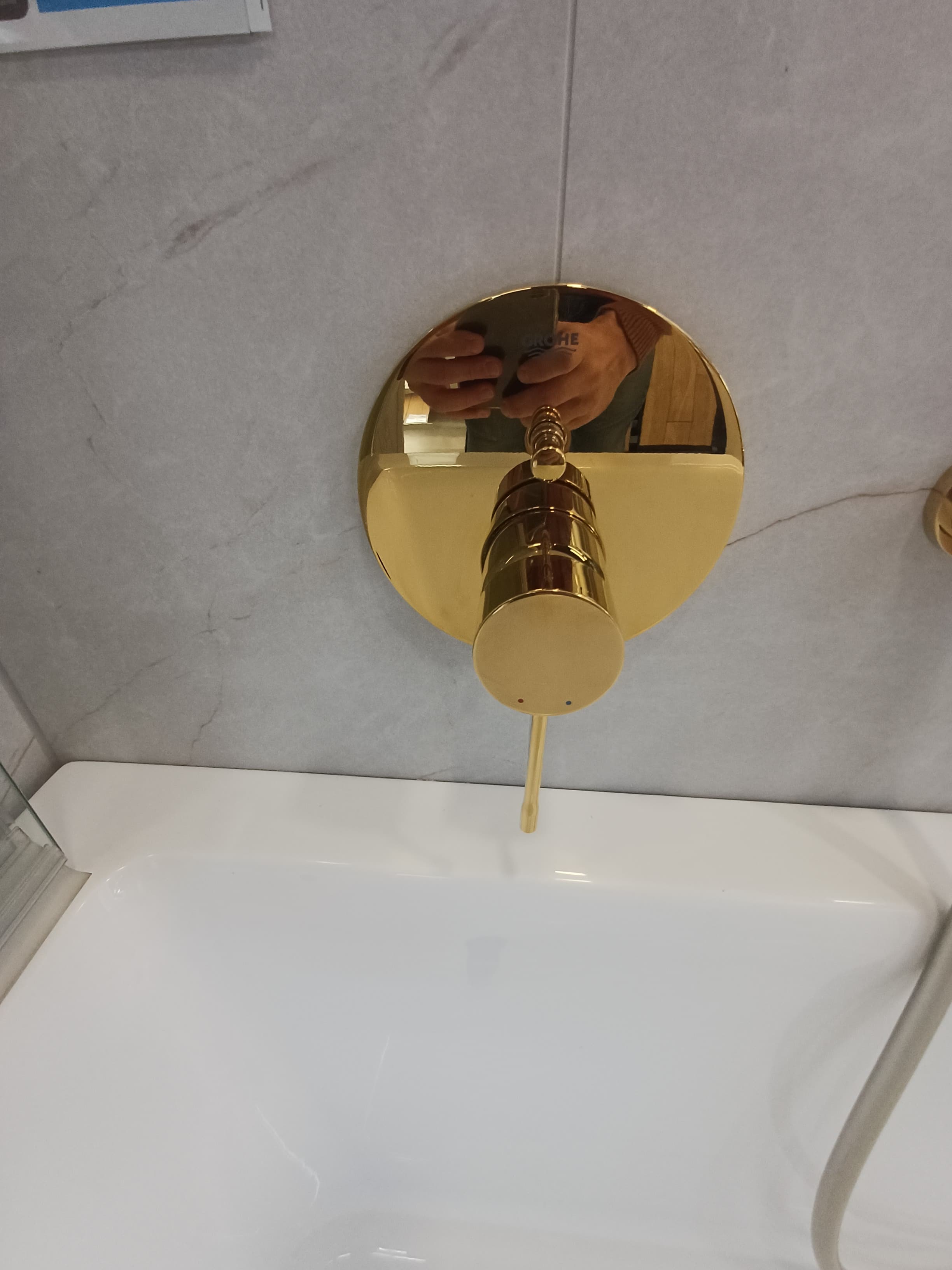 GROHE 24058GL1 ESSENCE Jednouchwytowa bateria do obsługi dwóch wyjść wody cool sunrise P - Powystawowy Lubliniec