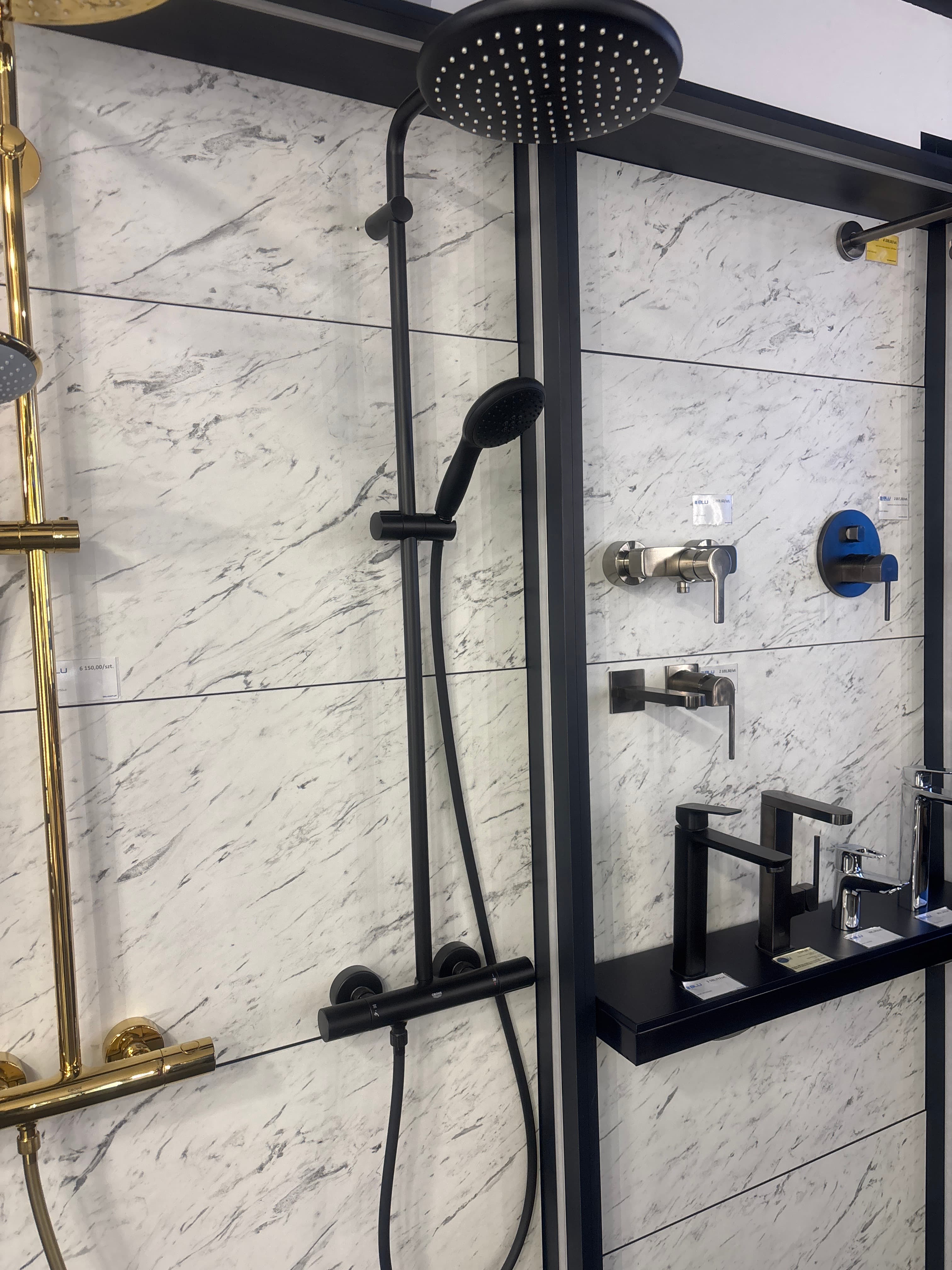 GROHE 266702431 TEMPESTA SYSTEM 250 System prysznicowy z termostatem do montażu ściennego matte black - Powystawowy Łódź Pojezierska